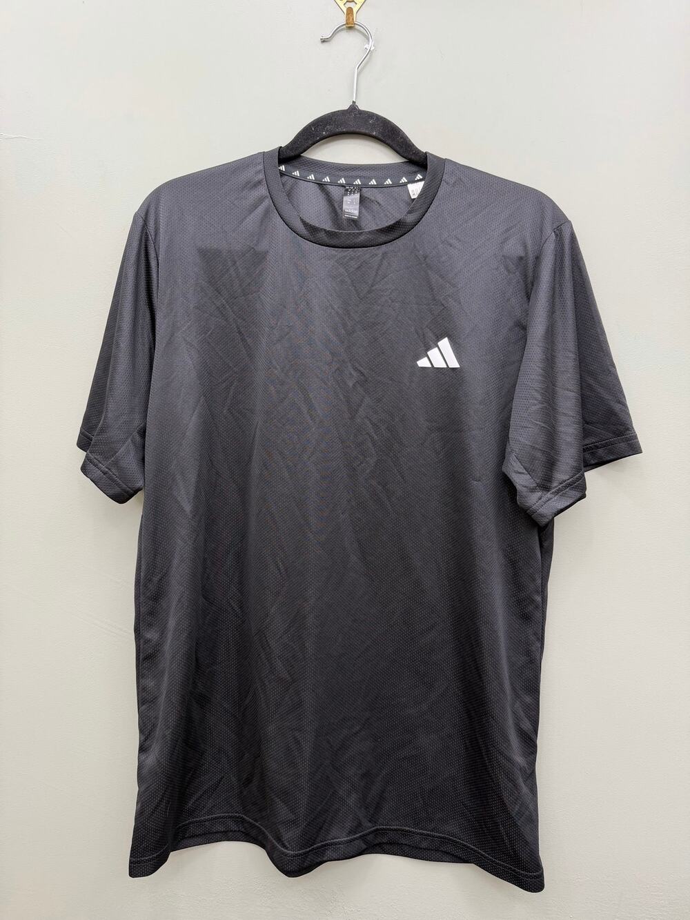 Adidas Aeroready Men’s Medium Black Performance Athletic Training Shirt